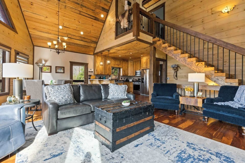 Sink into comfort! 🛋️✨ Ample plush and leather seating makes this the perfect spot to relax, unwind, and enjoy every moment.