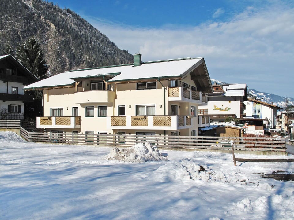 Snow, Winter, Freezing, Balcony, Mountain Range, Glacial Landform, Shade, Mountain Village, Alps