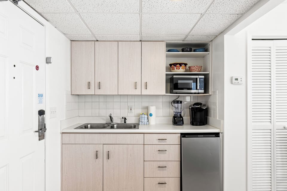 Studio Suite, 1 King Bed with Sofa bed, Balcony, Ocean View (Long Beach Resort 4-1107E) | Private kitchen | Coffee/tea maker, fridge, microwave