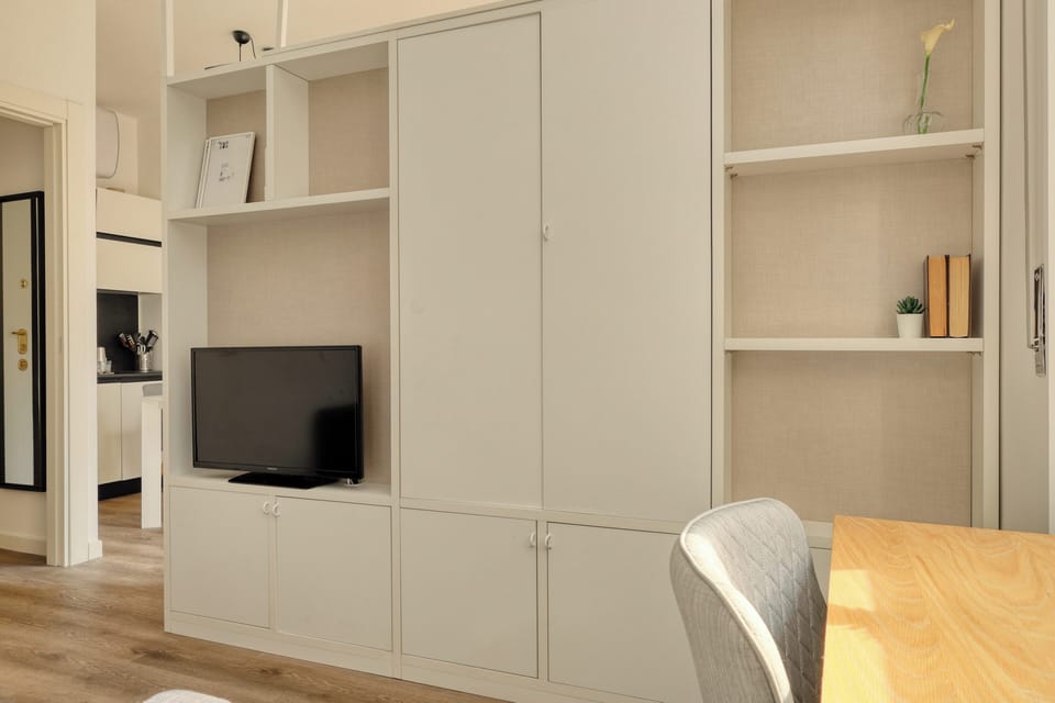 Studio, Balcony | Living area | 43-inch Smart TV with digital channels