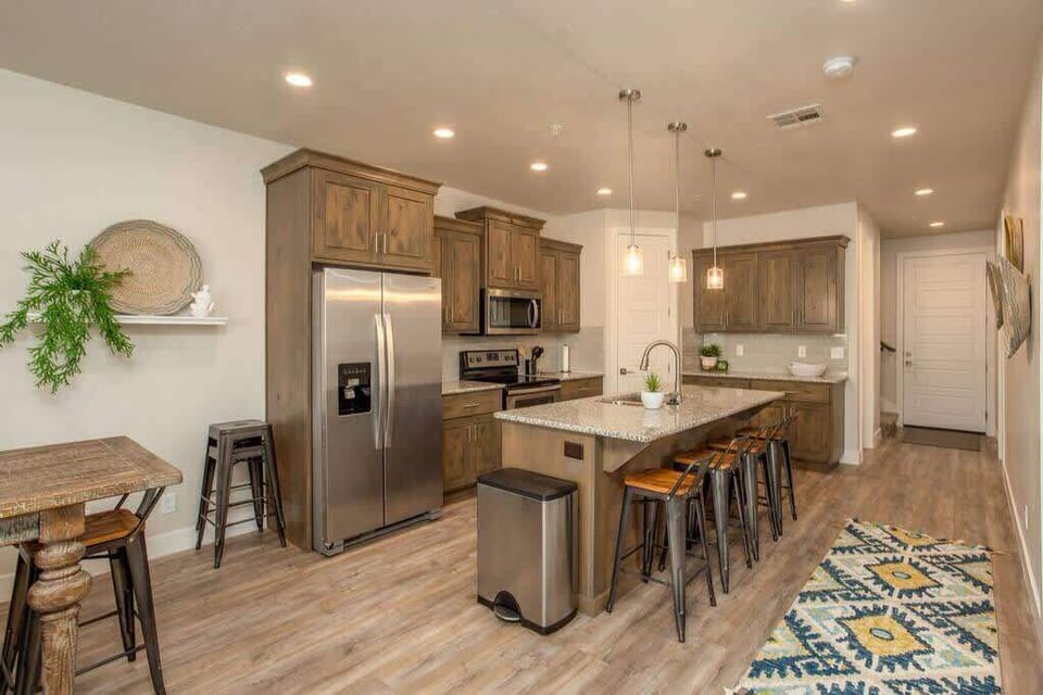 Kitchen & Pantry