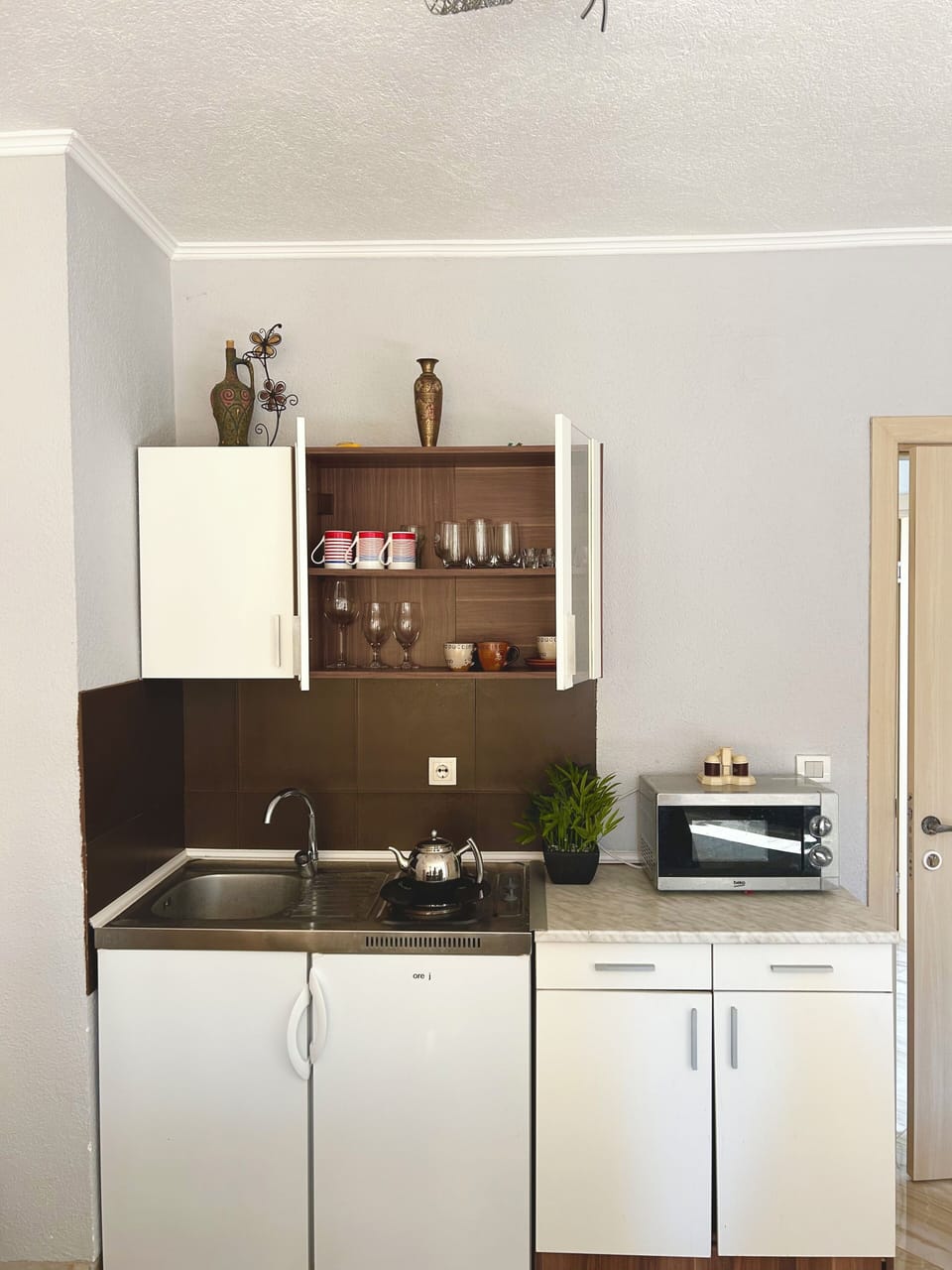 Apartment 202 | Private kitchen | Mini-fridge