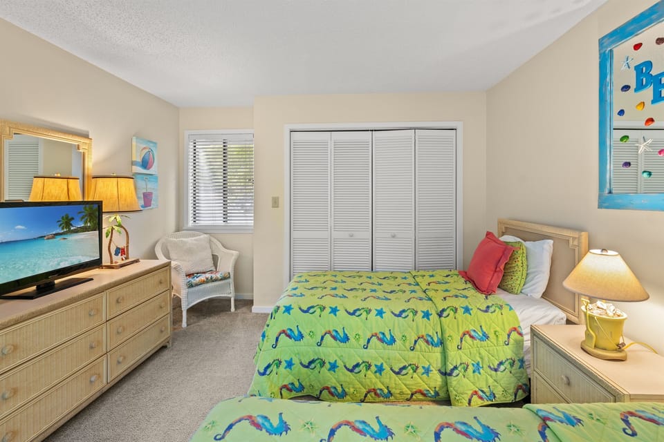 Twins in 3rd Bedroom