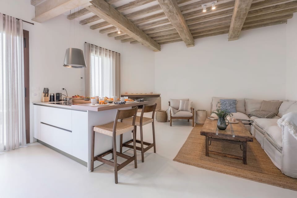 Apartment, Patio, Courtyard View | Private kitchen | Fridge, oven, stovetop, dishwasher