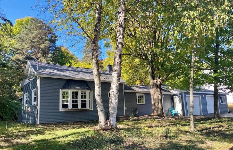 Beautifully remodeled home on quiet street close to downtown Bellaire