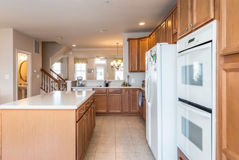 Sunset Island 3 Fountain Drive West Kitchen Area