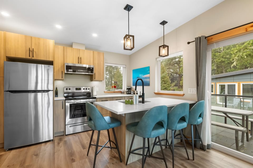 Kitchen Island with 4 bar stools(no dining table)