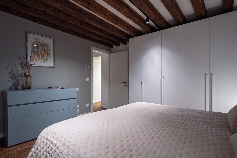 Superior Apartment | 1 bedroom, iron/ironing board, WiFi (free)
