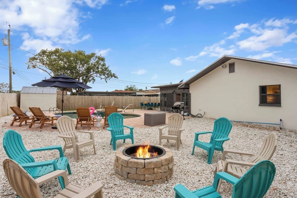 Enjoy the fire pit, with plenty of space for your group to gather and enjoy the evening in any weather! Also, who doesn't love smores? To prevent unwanted pests, firewood is not provided, but is readily available at nearby stores.