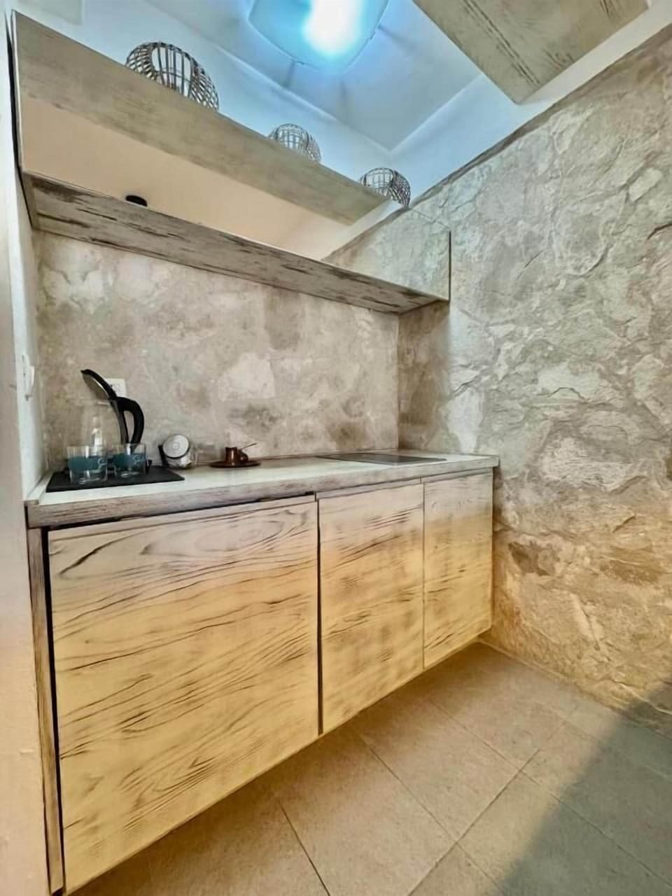 Comfort Studio, Balcony, Sea View | Private kitchen | Electric kettle