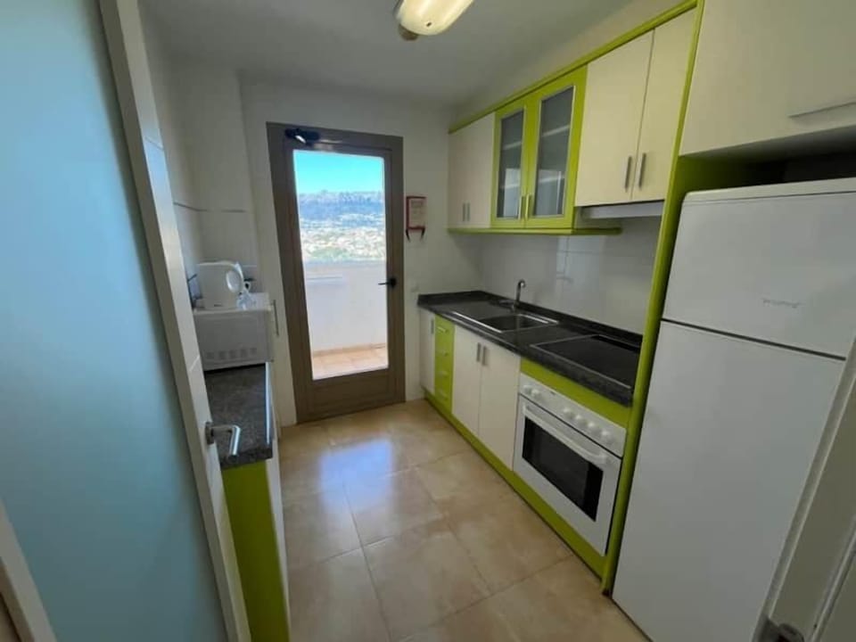 Calpe Esmeralda Suites 16a Kitchen side