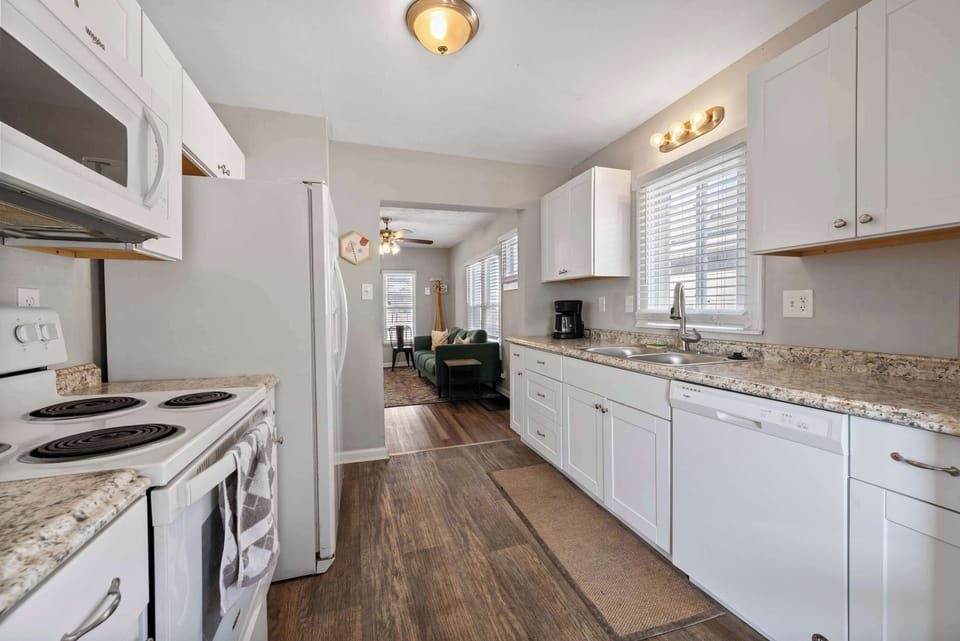 House, 2 Queen Beds, Patio, Garden View (The Cozy Bellows) | Private kitchen | Coffee/tea maker, fridge, microwave, oven