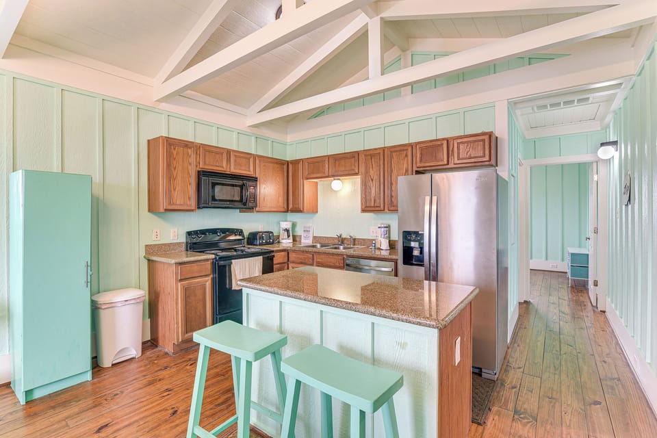 Kitchen | 2nd Floor | Cooking Basics | Dishwasher | Drip Coffee Maker