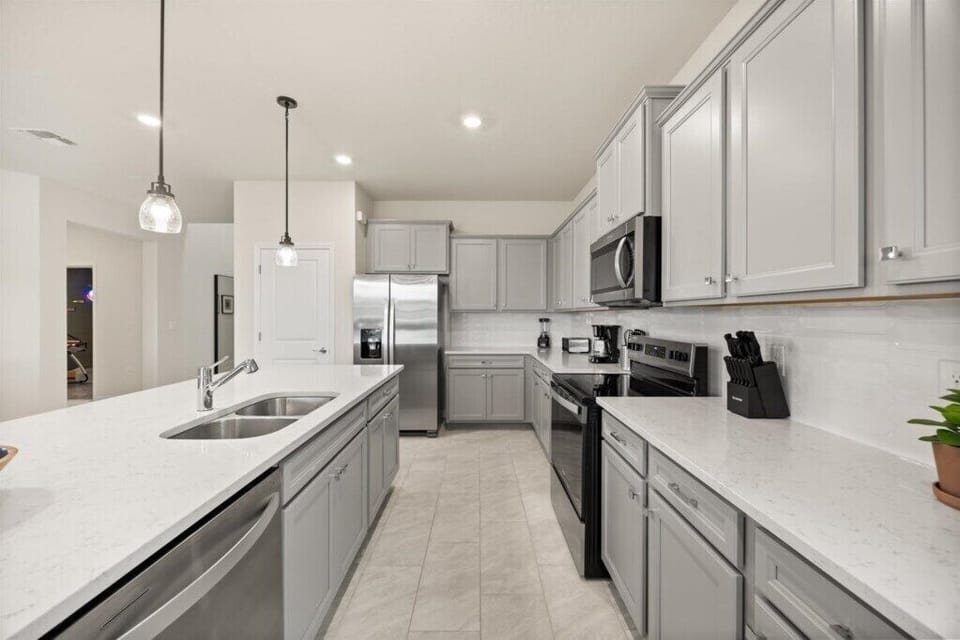 15989 Cape Coral Loop (7).jpg