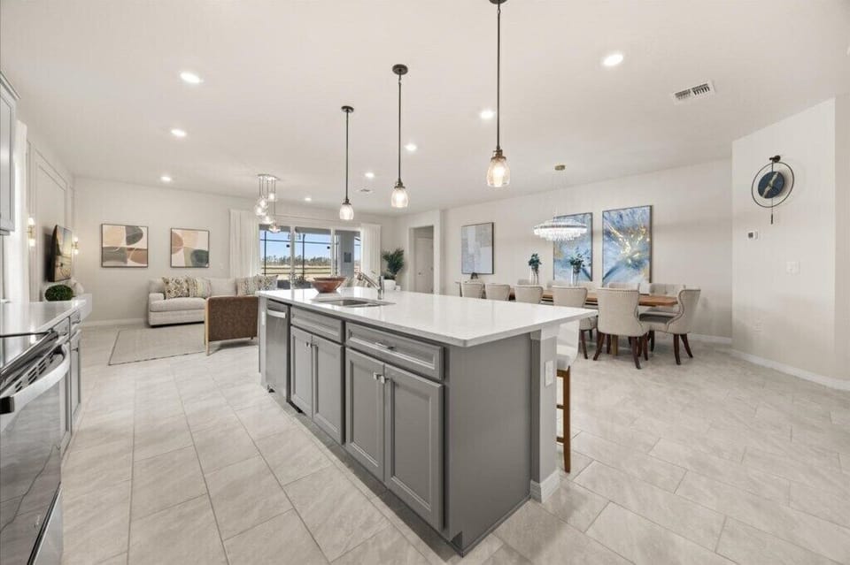 15989 Cape Coral Loop (8).jpg