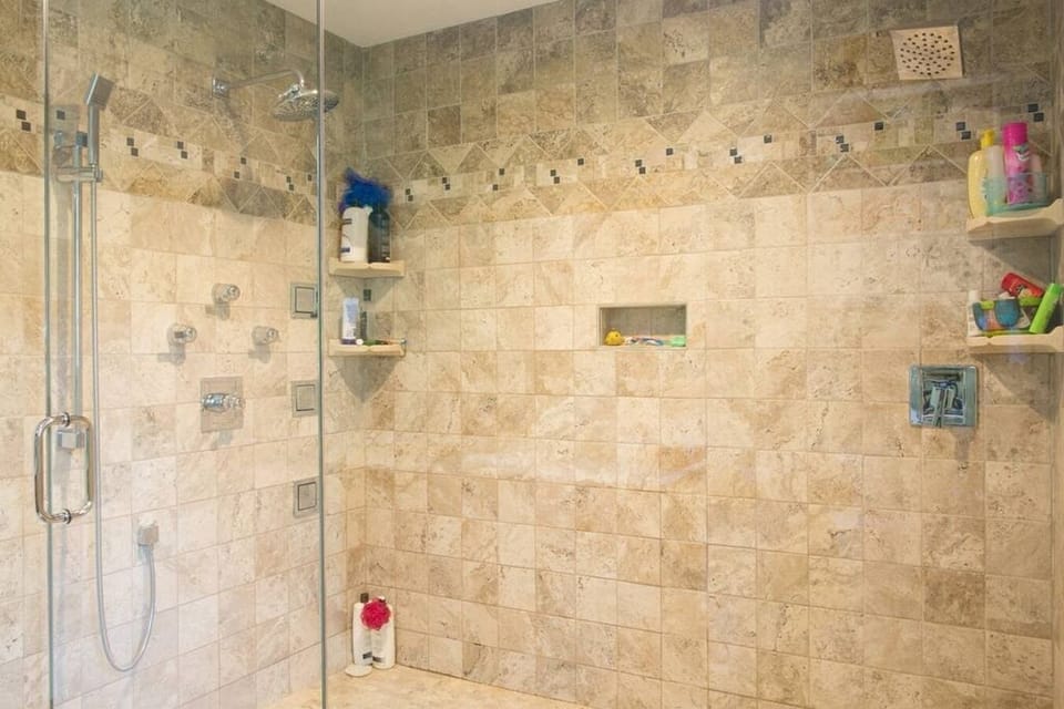Free toiletries, soap, shampoo, toilet paper