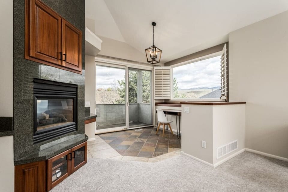 Master Bedroom (Top Level)