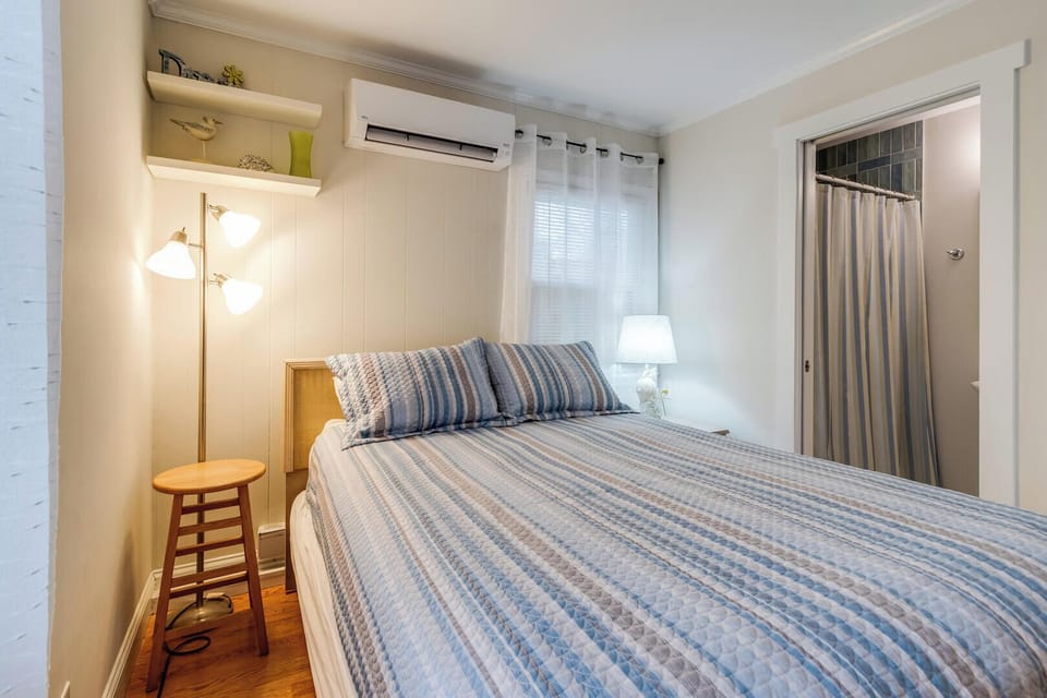 Condo, 1 Queen Bed with Sofa bed, Patio, Garden View | 1 bedroom, individually decorated, individually furnished