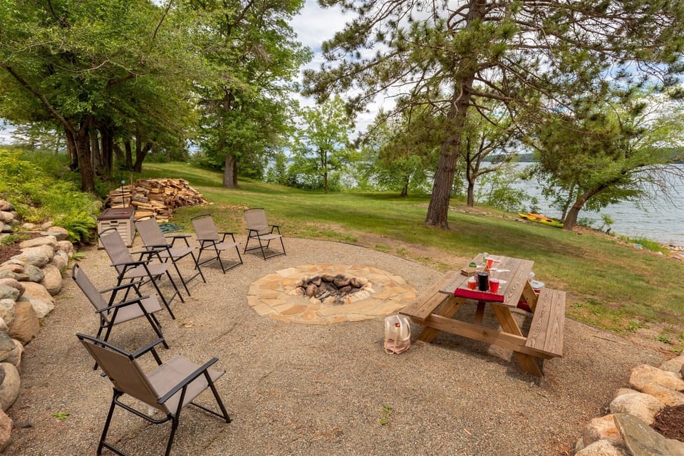 Firepit with Free Firewood.