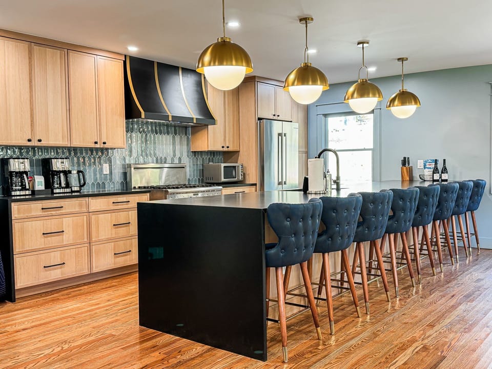 Kitchen | Bar Seating | Seats 8