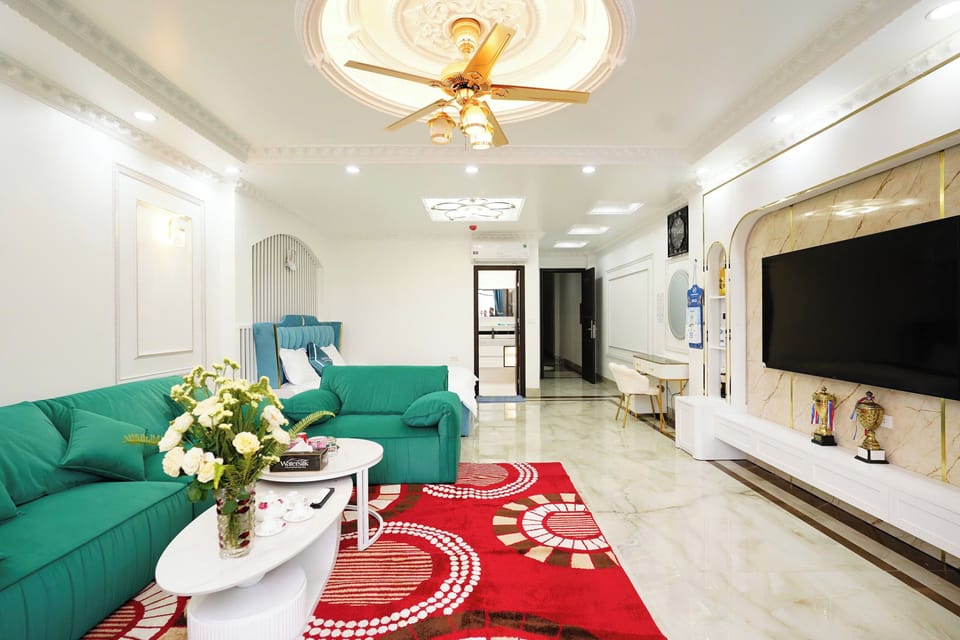 Suite, City View | Living area