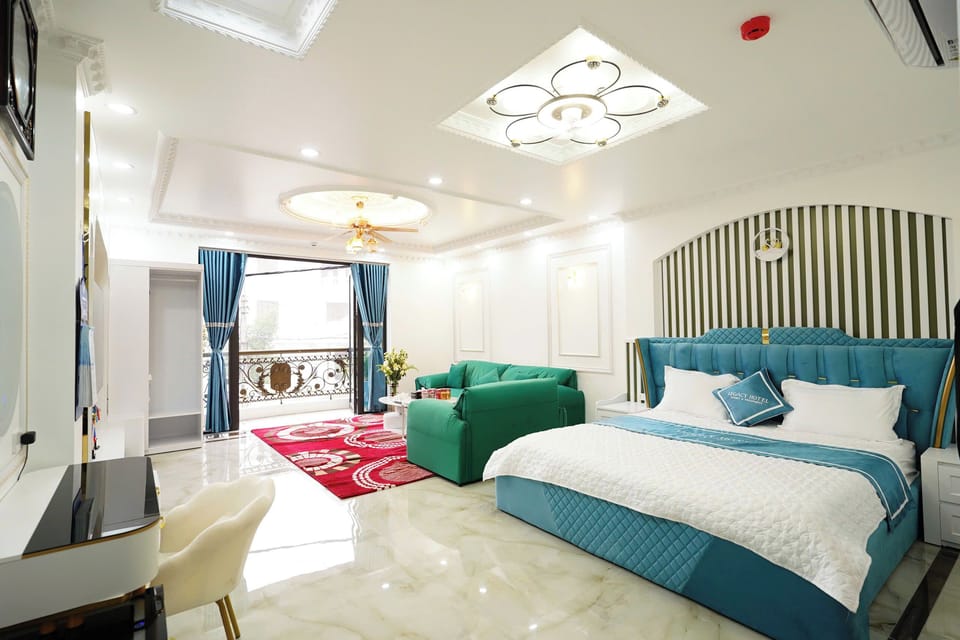 Suite, City View | Soundproofing, free WiFi