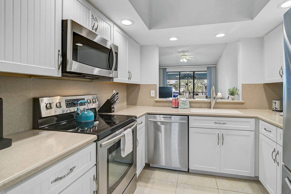 Fully stocked kitchen to enjoy meals at home