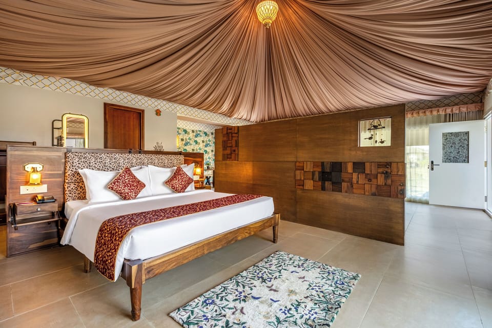 Luxury Tent with Private Courtyard | Iron/ironing board, free WiFi