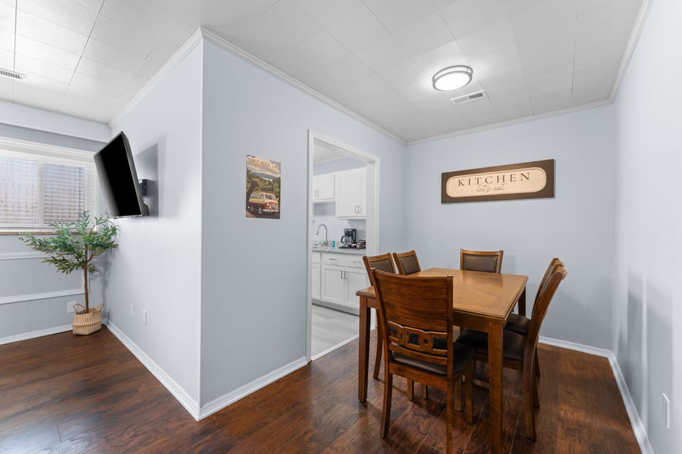 Condo, 3 Bedrooms | Dining