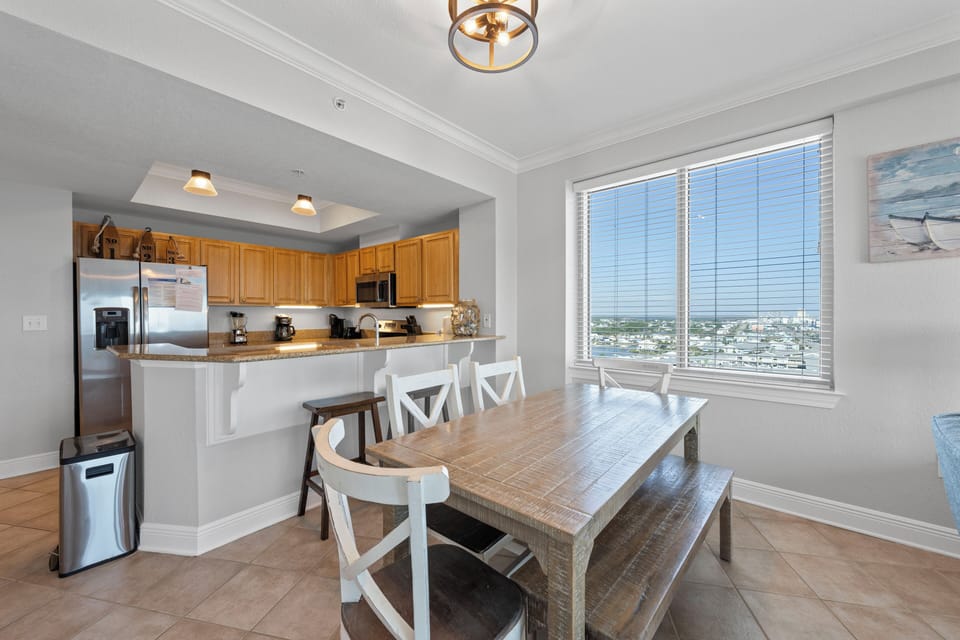 Exclusive Condo, 2 Bedrooms, Balcony, Beach View | In-room dining