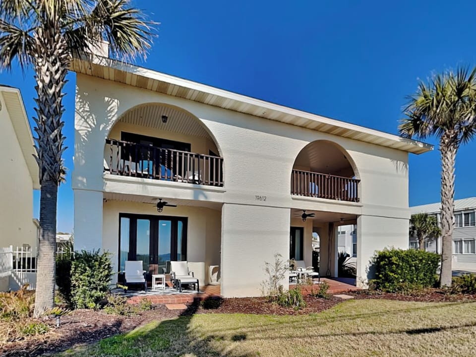 Welcome to Lion on the Beach