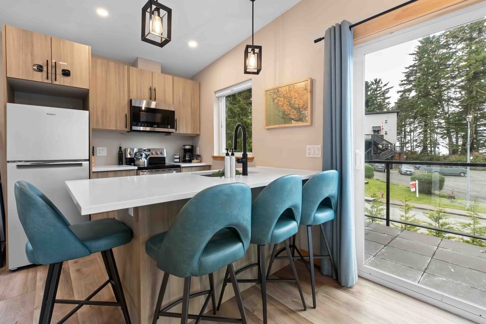 Seating for 4-Terrace Beach across the street!