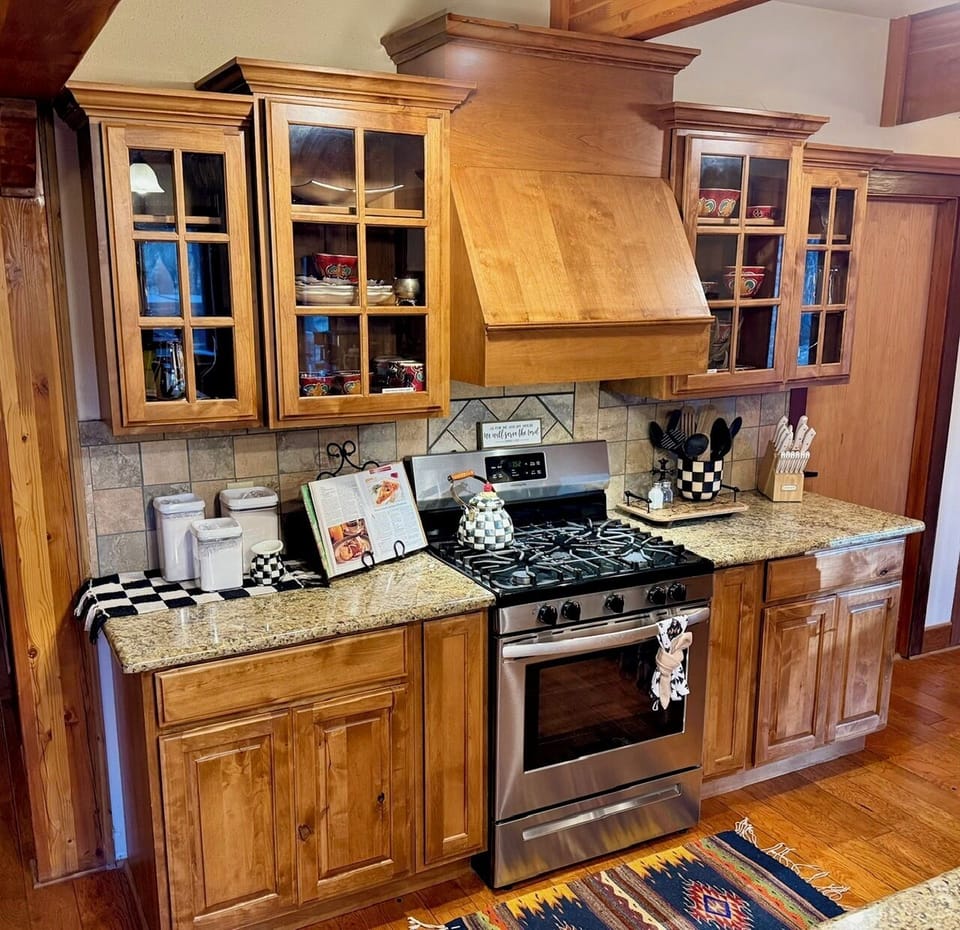 Welcome to the Kitchen. A large space to create anything your heart desires.