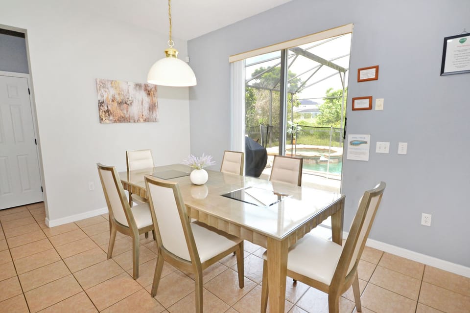7-Dining.jpg