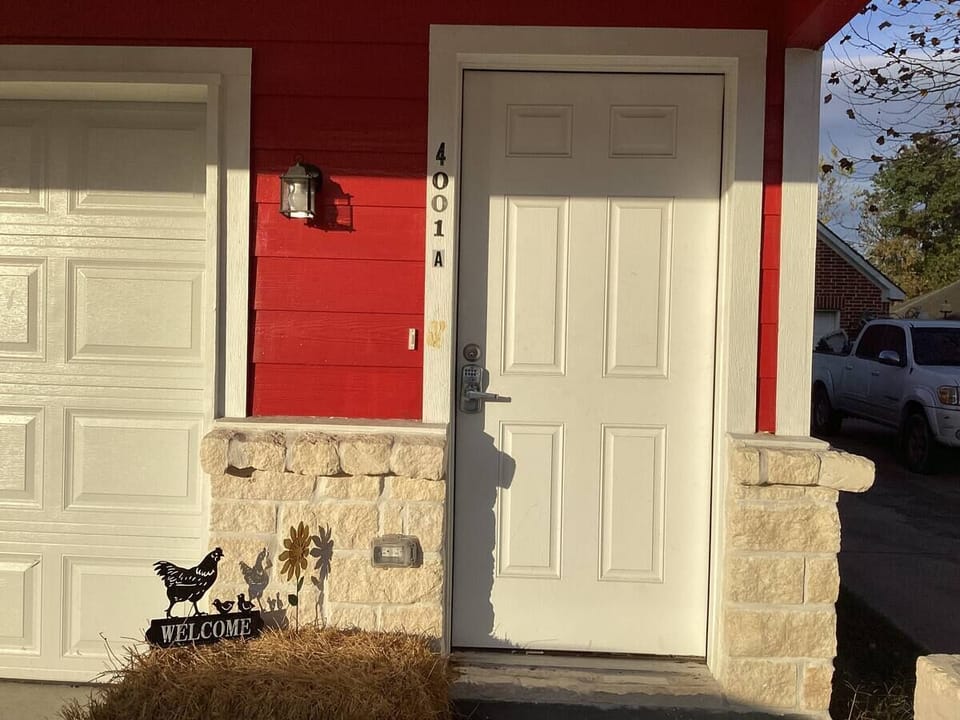 Front door smart key lock, inside extra bolt