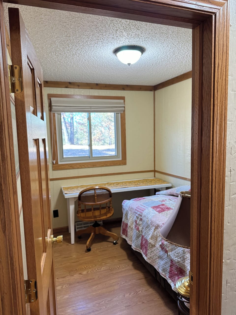 Bedroom 3: View to outside. 