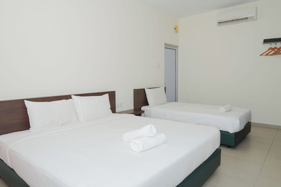 Superior Triple Room | Air conditioning