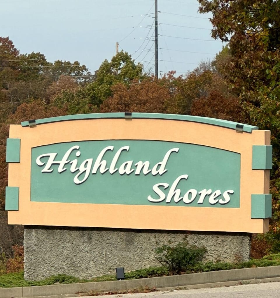 Highland Shores is just off Horseshoe Bend Parkway
