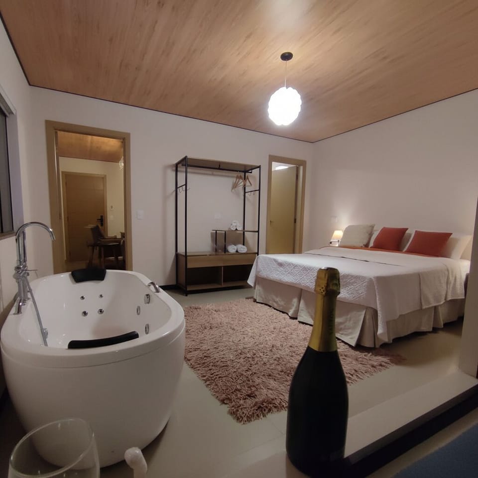 Jetted tub