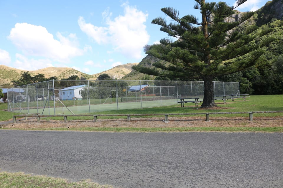 Community tennis court