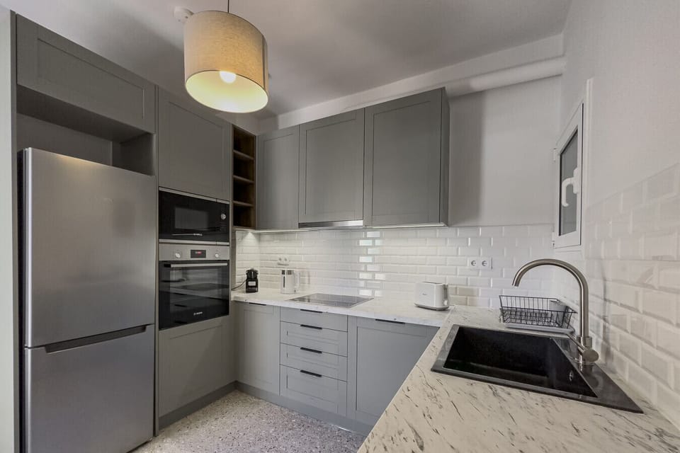 Contemporary kitchen!