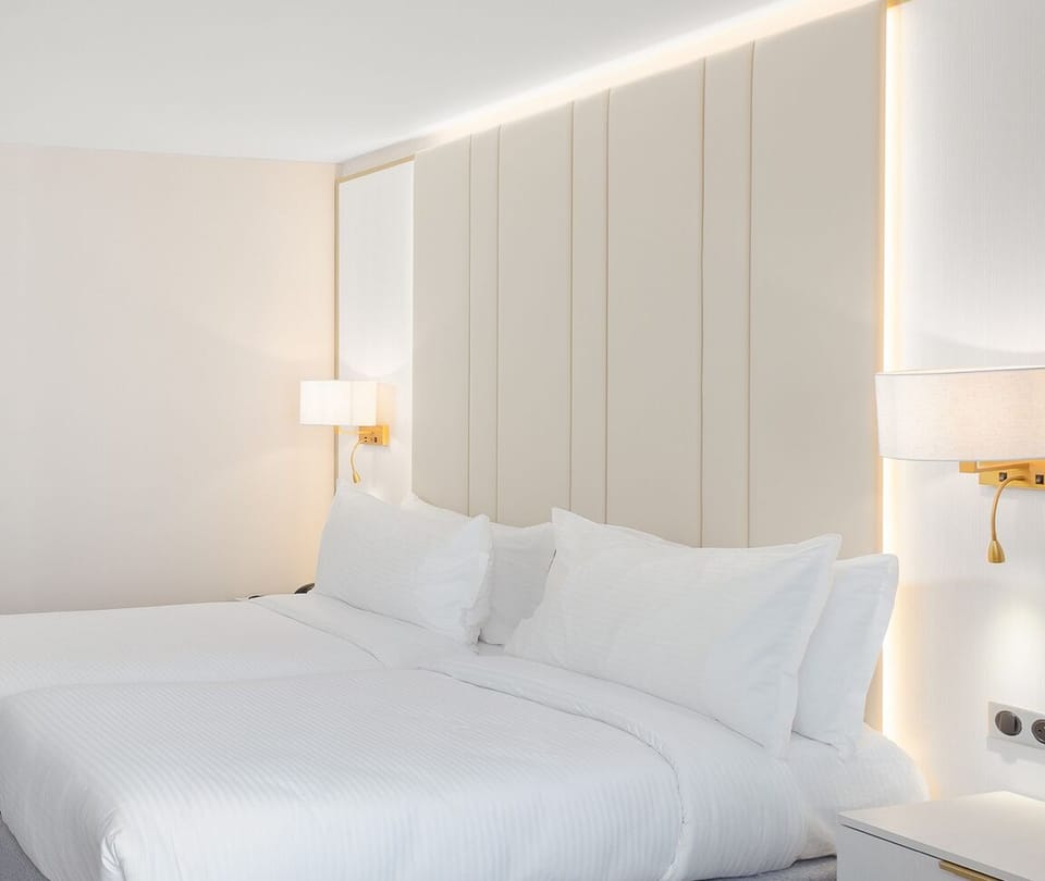 Minibar, desk, laptop workspace, WiFi (free)