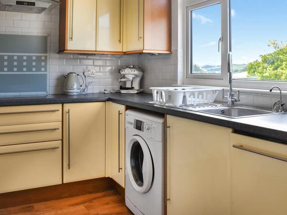 Apartment | Private kitchen | Fridge, microwave, oven, stovetop