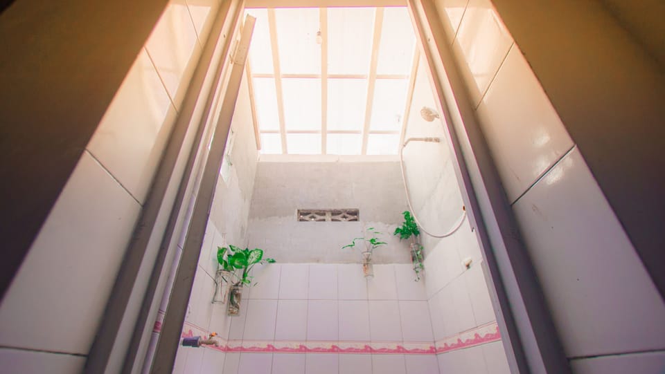 Superior Room, 1 Queen Bed | Bathroom