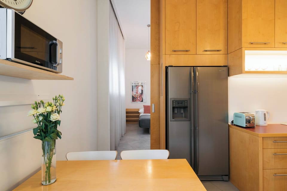 Apartment, Non Smoking | Private kitchen | Coffee/tea maker, electric kettle, toaster, griddle