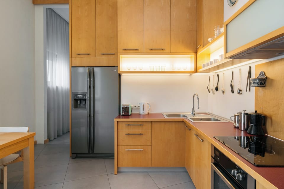 Apartment, Non Smoking | Private kitchen | Coffee/tea maker, electric kettle, toaster, griddle