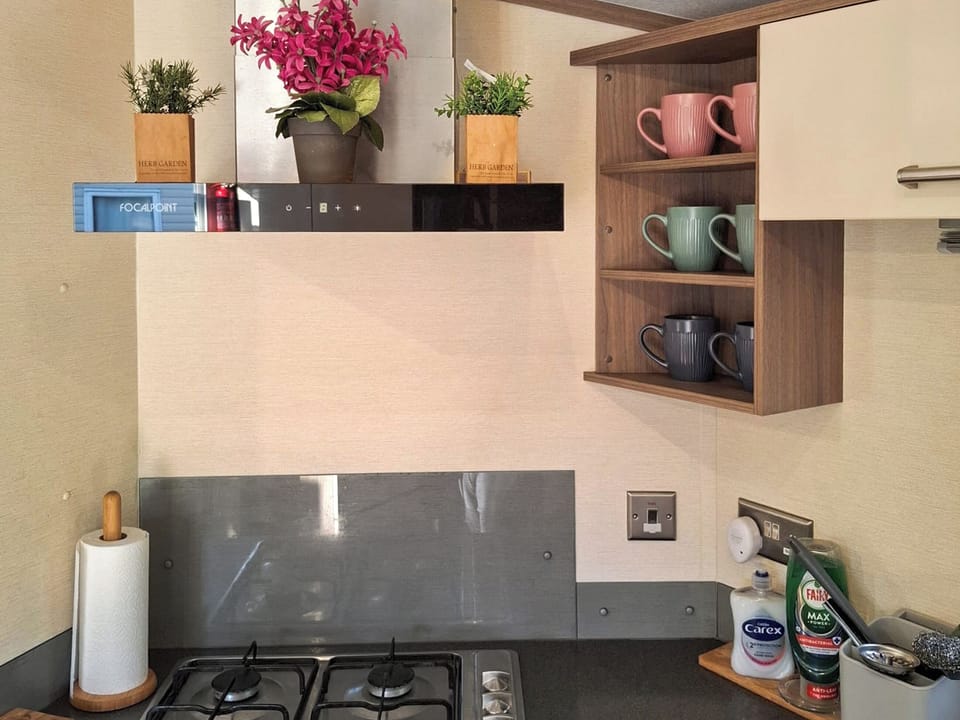 Kitchen | 5 Pine Rise, Poole