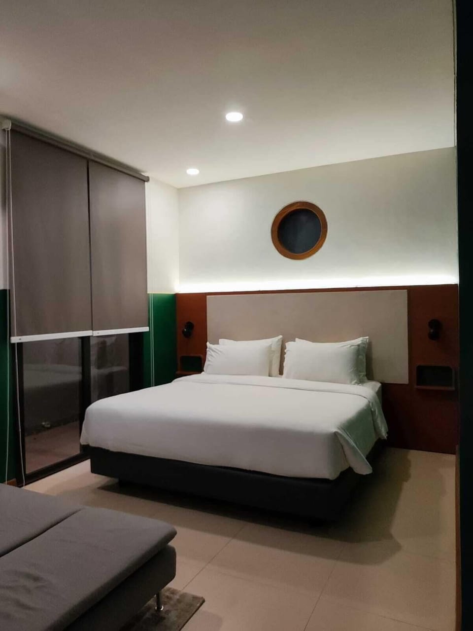 Executive Room, Non Smoking | Desk, laptop workspace, free WiFi