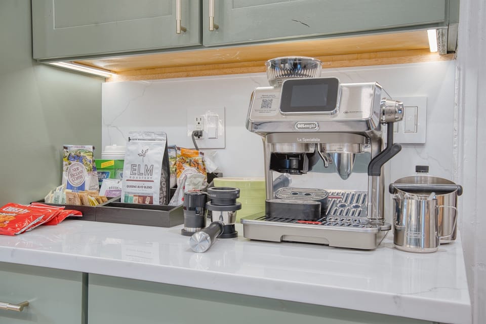 Premium coffee experience with barista like quality. Also we have Keurig,  traditional slow drip, and instant coffee options on hand. I offer It all !