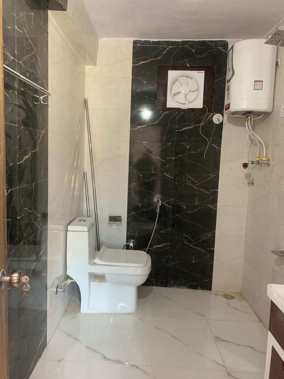 Deluxe Double Room, Balcony, Garden View | Bathroom | Free toiletries, towels, soap, shampoo